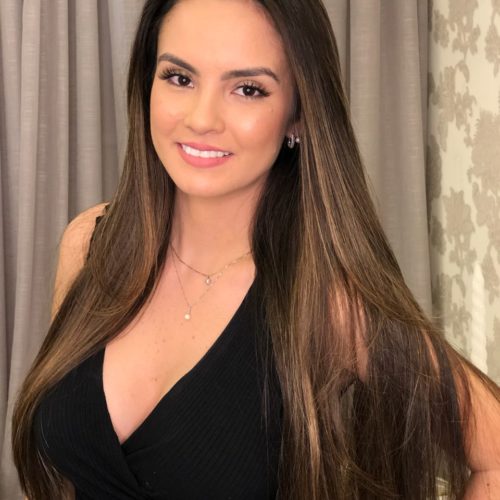 Larissa Funai-Make Up e Cabeleireira